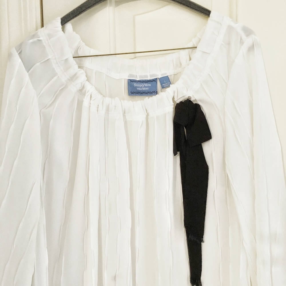 Simply Vera White 3/4 Sleeve Blouse With Black Bow - Picture 2 of 3